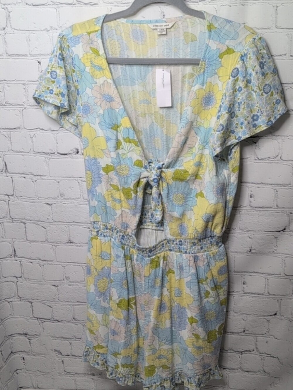 NWT American Eagle Floral Romper One Piece Ruffle Hem Cutout Outfit Shorts M - Picture 3 of 6